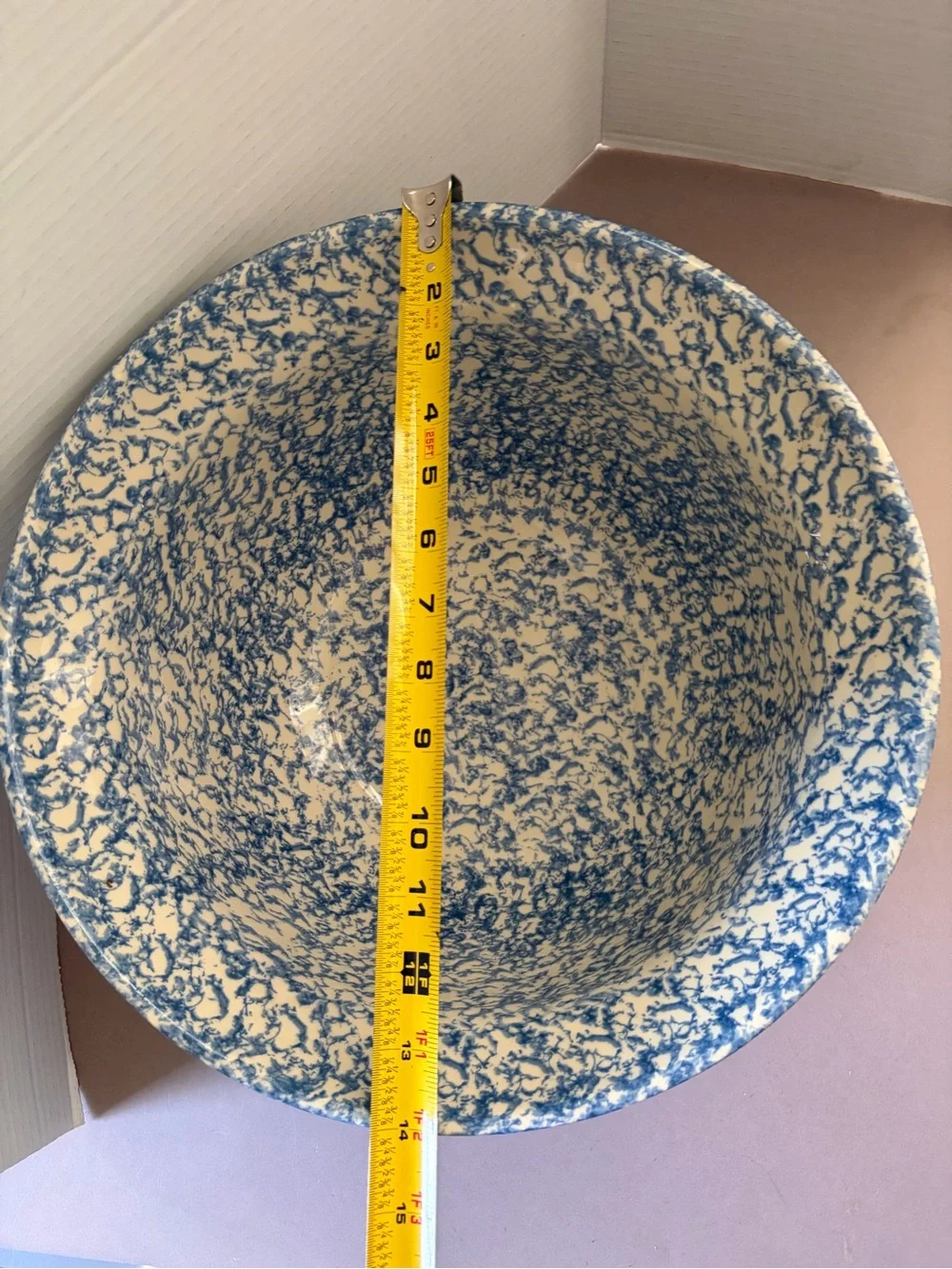 VTG Roseville Ohio Friendship Pottery Sponge wear bowl.  8 Quart.